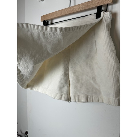 Forever 21‎ cream corduroy skort - Picture 4 of 6